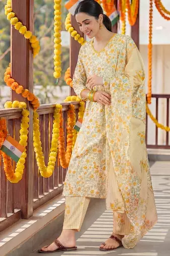 Floral Printed Pure Cotton Straight Kurta With Trousers & Dupatta
