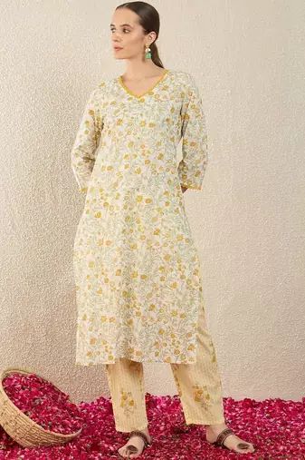 Floral Printed Pure Cotton Straight Kurta With Trousers & Dupatta