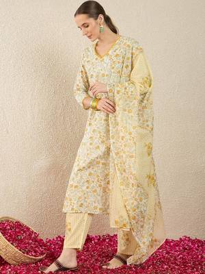 Floral Printed Pure Cotton Straight Kurta With Trousers & Dupatta 4