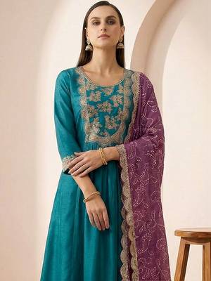 Women Ethnic Motifs Embroidered Panelled Thread Work Kurta with Trousers & With Dupatta 2