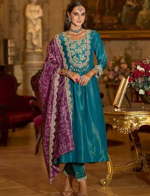 Women Ethnic Motifs Embroidered Panelled Thread Work Kurta with Trousers & With Dupatta 5
