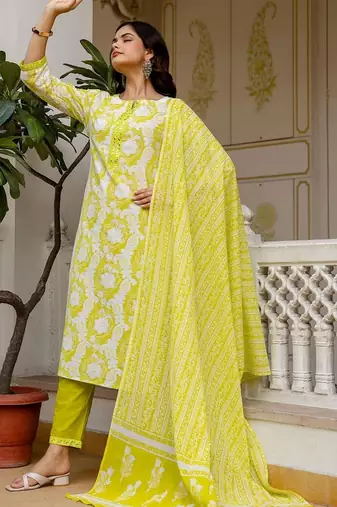 Women Floral Printed Regular Pure Cotton Kurta with Trousers & With Dupatta