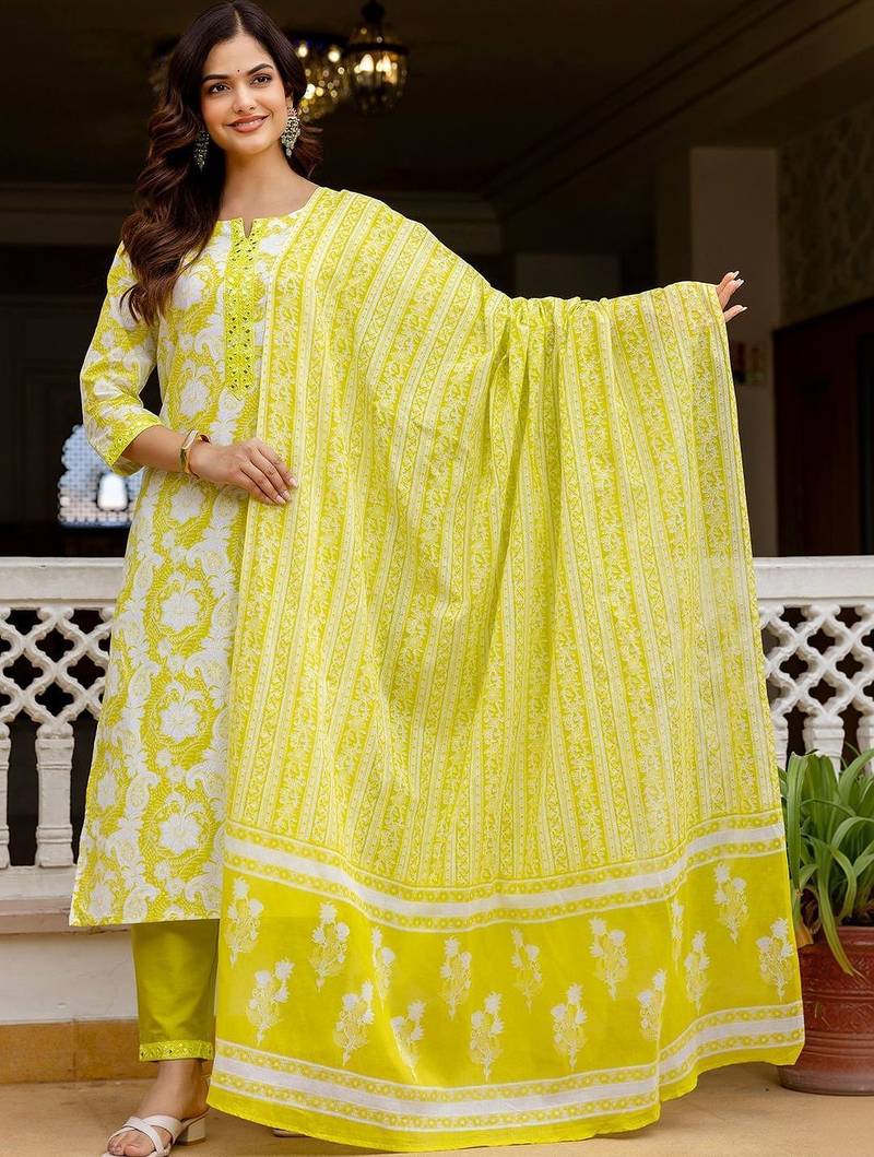 Women Floral Printed Regular Pure Cotton Kurta with Trousers & With Dupatta