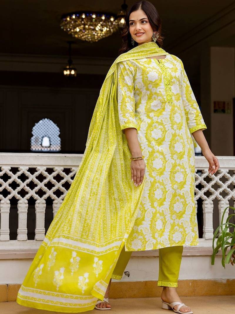 Women Floral Printed Regular Pure Cotton Kurta with Trousers & With Dupatta