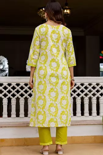 Women Floral Printed Regular Pure Cotton Kurta with Trousers & With Dupatta