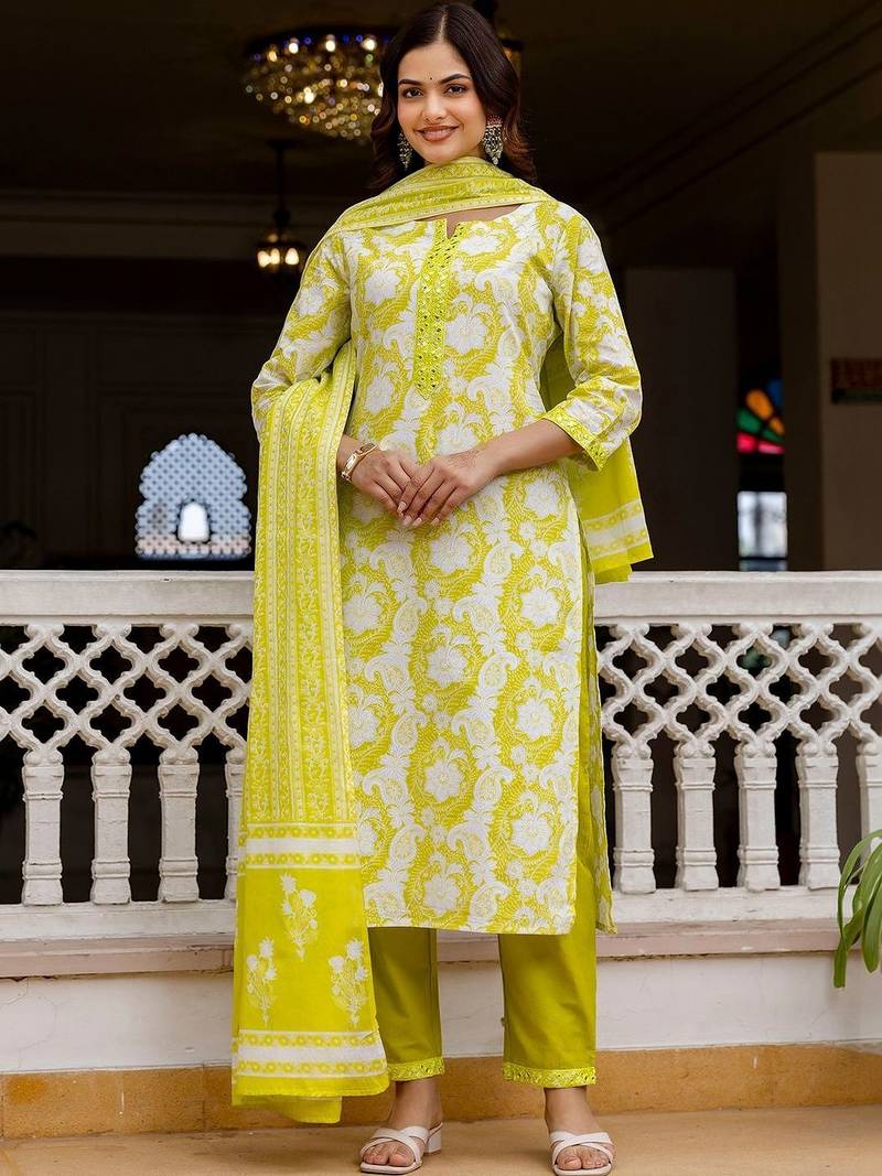 Women Floral Printed Regular Pure Cotton Kurta with Trousers & With Dupatta