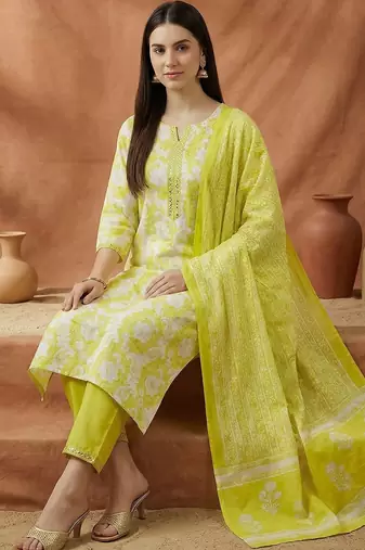 Women Floral Printed Regular Thread Work Pure Cotton Kurta with Trousers