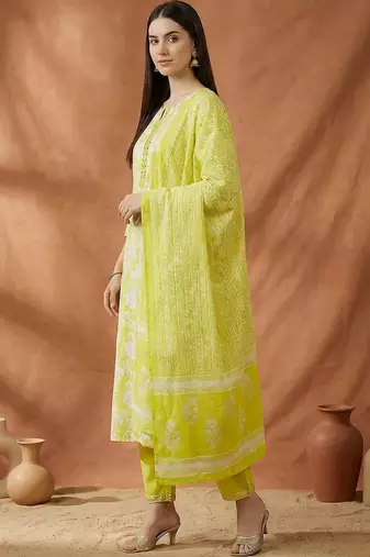 Women Floral Printed Regular Thread Work Pure Cotton Kurta with Trousers