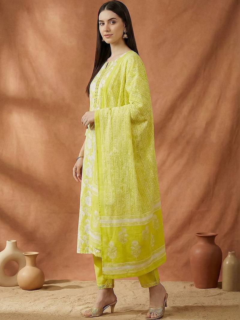 Women Floral Printed Regular Thread Work Pure Cotton Kurta with Trousers