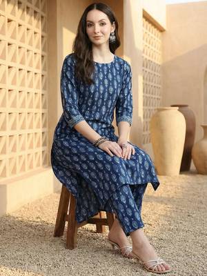 Women Ethnic Motifs Printed Regular Pure Cotton Kurta with Trousers 1