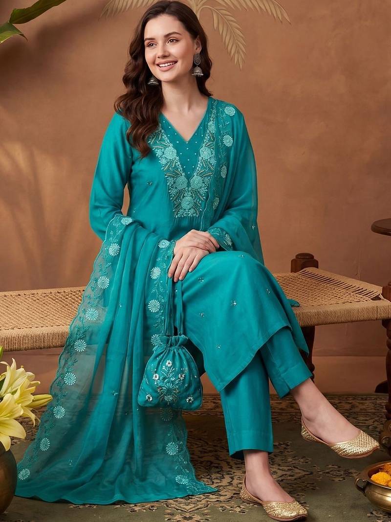Women Ethnic Motifs Embroidered Regular Thread Work Kurta with Trousers & With Dupatta