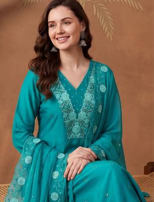 Women Ethnic Motifs Embroidered Regular Thread Work Kurta with Trousers & With Dupatta 5