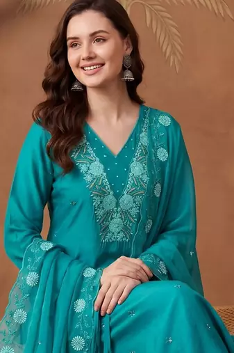Women Ethnic Motifs Embroidered Regular Thread Work Kurta with Trousers & With Dupatta