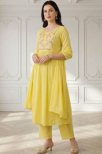 Women Floral Embroidered Panelled Thread Work  Cotton Kurta with Trousers & With Dupatta
