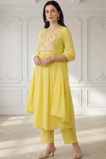 Women Floral Embroidered Panelled Thread Work Pure Cotton Kurta with Trousers & With Dupatta