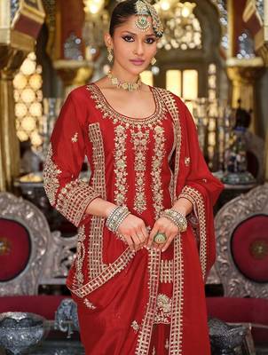 Women Ethnic Motifs Embroidered Regular Kurta With Sharara & Dupatta Kurta Sets 2