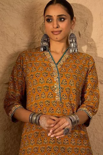 Women Ethnic Motifs Printed Regular Pure Cotton Kurta with Trousers