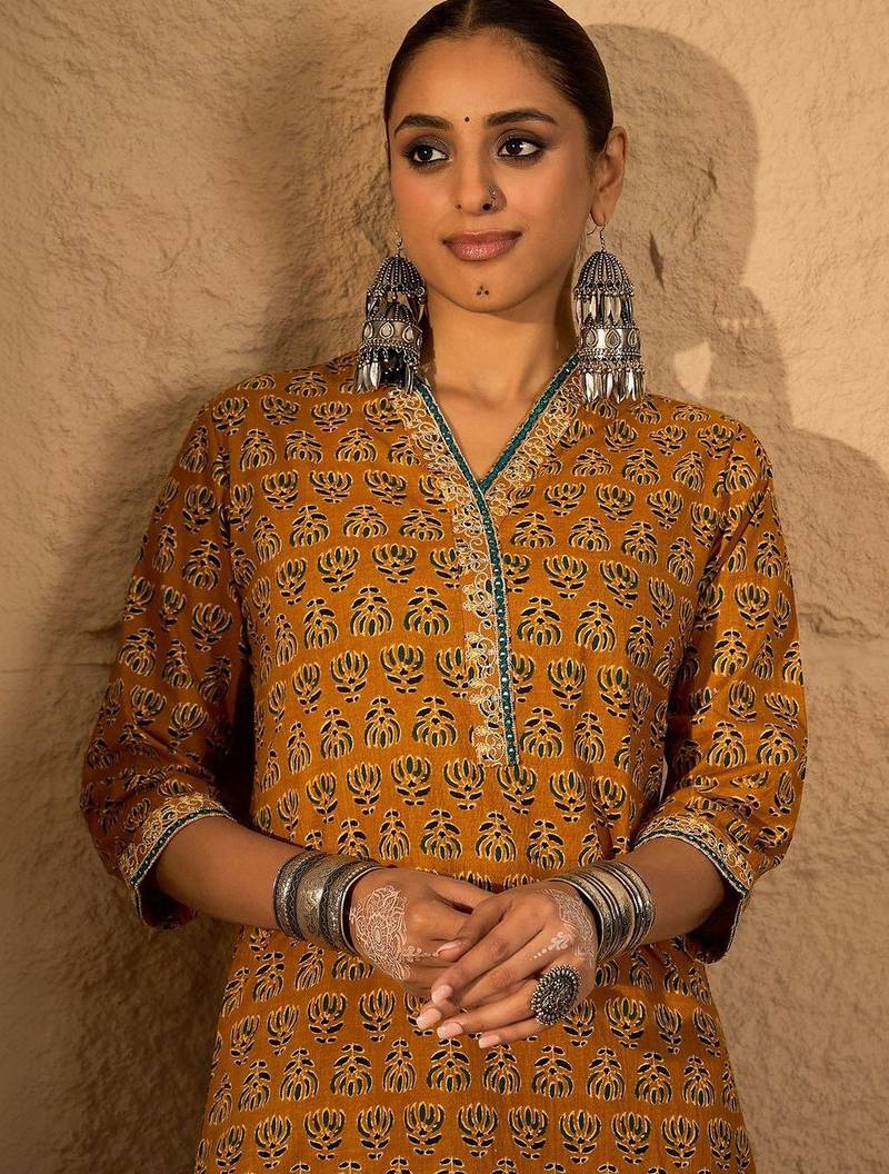Women Ethnic Motifs Printed Regular Pure Cotton Kurta with Trousers