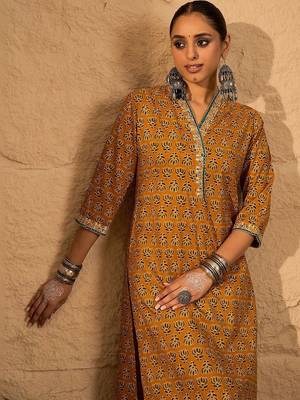 Women Ethnic Motifs Printed Regular Pure Cotton Kurta with Trousers 5