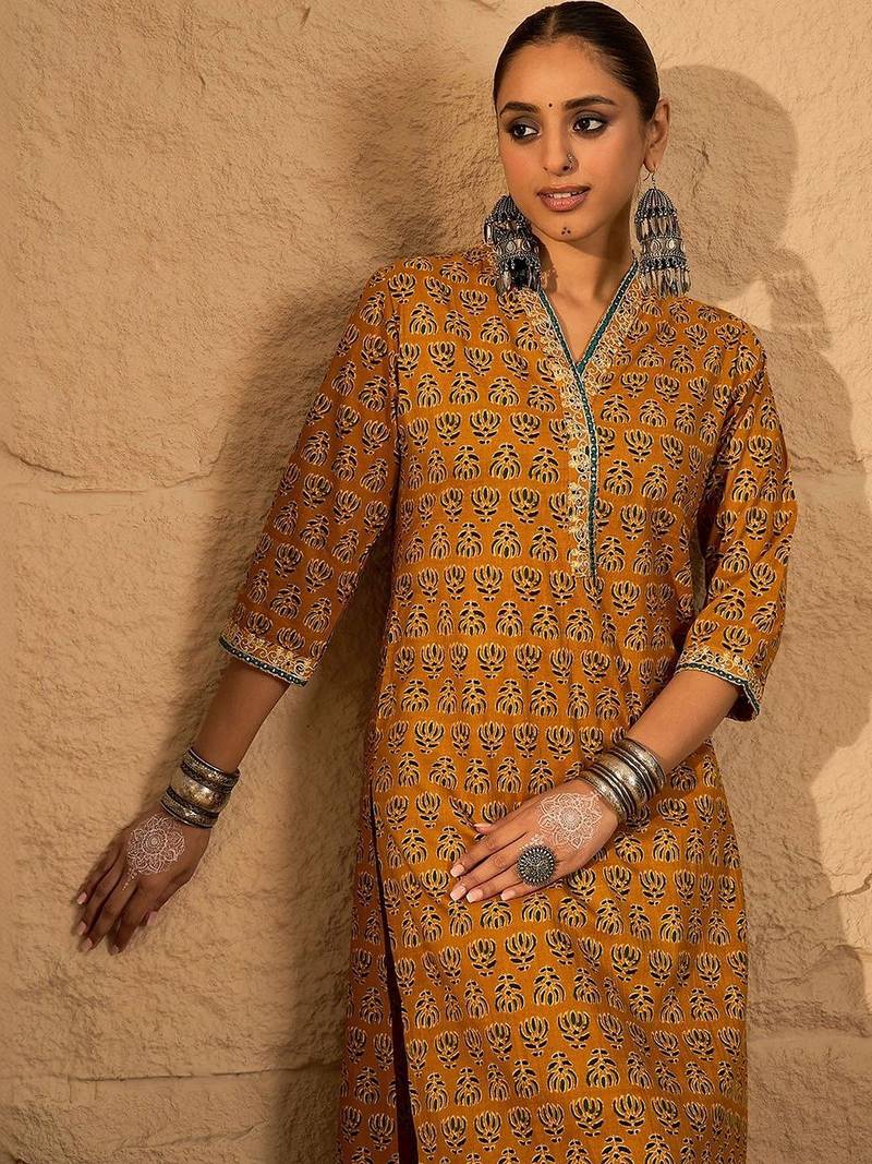 Women Ethnic Motifs Printed Regular Pure Cotton Kurta with Trousers