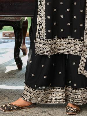 Floral Embroidered Round Neck Mirror Work Straight Kurta With Palazzos & Dupatta 7