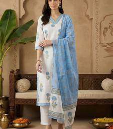 Women Floral Printed Regular Sequinned Pure Cotton Kurta with Trousers & With Dupatta