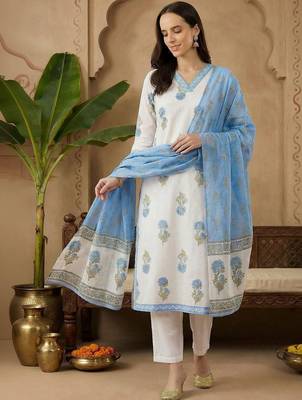 Women Floral Printed Regular Sequinned Pure Cotton Kurta with Trousers & With Dupatta 2