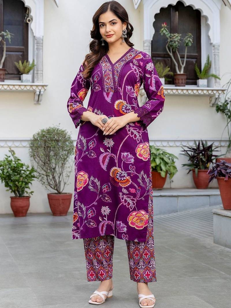 Women Floral Printed Regular  Cotton Kurta with Trousers & With Dupatta