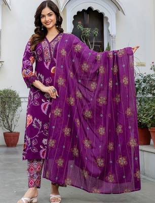 Women Floral Printed Regular  Cotton Kurta with Trousers & With Dupatta 7