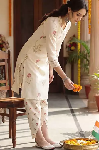 Women Floral Printed Regular Thread Work Kurta with Dhoti Pants