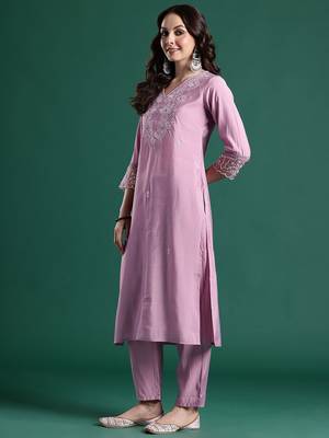 Floral Embroidered Kurta with Trousers & Dupatta 5