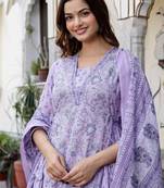 Floral Printed Panelled Square Neck Pure Cotton Kurta With Trousers & Dupatta