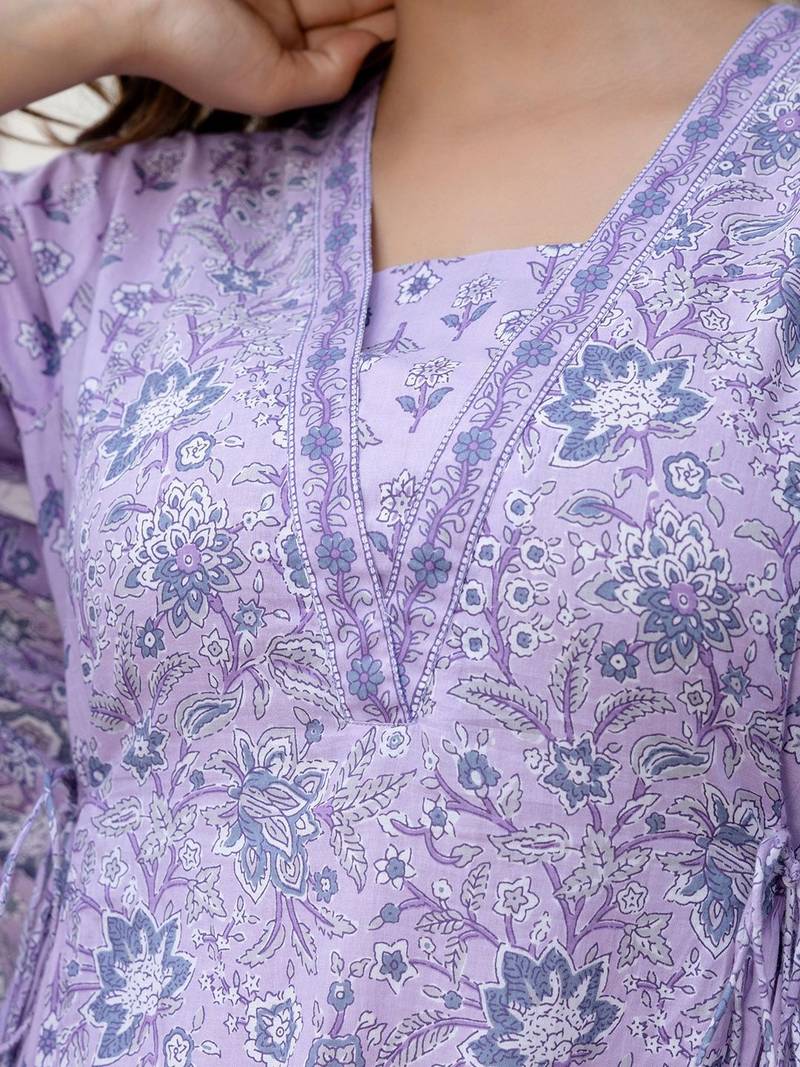 Floral Printed Panelled Square Neck Pure Cotton Kurta With Trousers & Dupatta