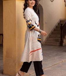 Women Printed Regular Kurta with Trousers