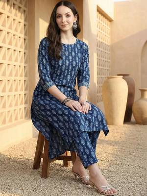 Women Ethnic Motifs Printed Regular Pure Cotton Kurta with Trousers 2