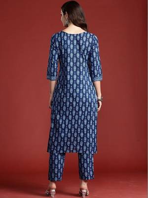 Women Ethnic Motifs Printed Regular Pure Cotton Kurta with Trousers 6