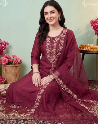 Women Ethnic Motifs Embroidered Regular Thread Work Kurta with Trousers & With Dupatta 5