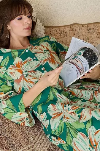 Women Floral Printed Regular Pure Cotton Kurta with Trousers