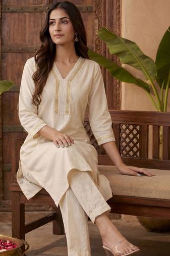 Women Ethnic Motifs Embroidered Regular Gotta Patti Kurta with Trousers