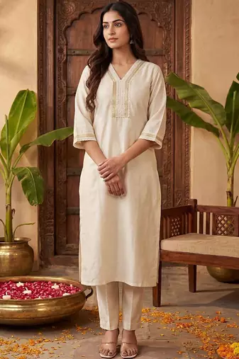 Women Ethnic Motifs Embroidered Regular Gotta Patti Kurta with Trousers