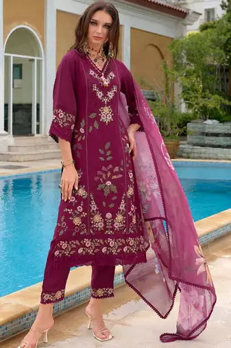 Women Floral Embroidered Regular Thread Work Pure Silk Kurta with Trousers & With Dupatta