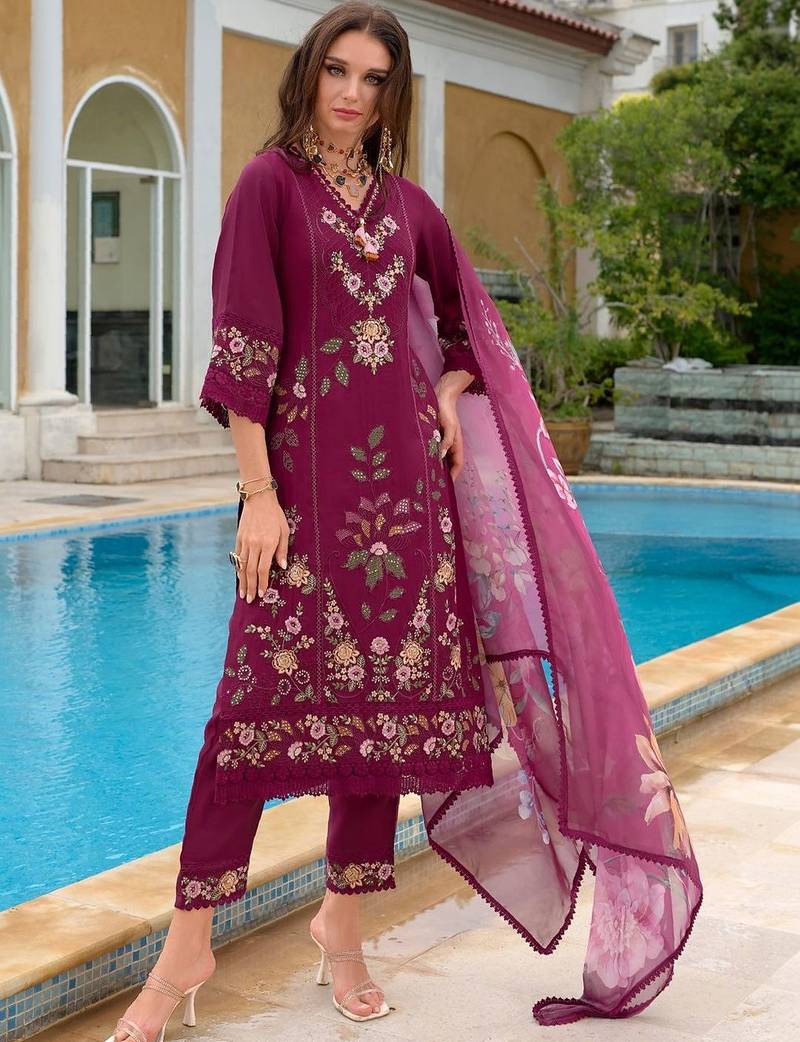 Women Floral Embroidered Regular Thread Work Pure Silk Kurta with Trousers & With Dupatta