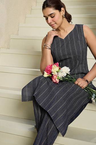 Striped Regular  Cotton Kurta With Trousers