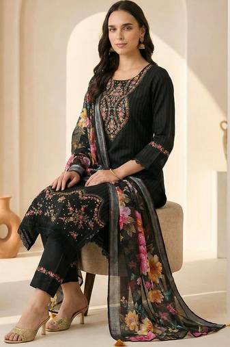 Women Ethnic Motifs Embroidered Regular Thread Work  Cotton Kurta with Trousers & With Dupatta