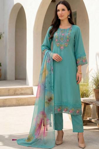 Women Floral Embroidered Regular Thread Work Kurta with Trousers & With Dupatta