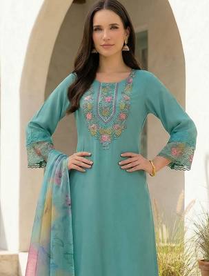 Women Floral Embroidered Regular Thread Work Kurta with Trousers & With Dupatta 2