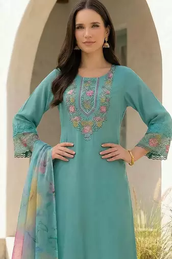 Women Floral Embroidered Regular Thread Work Kurta with Trousers & With Dupatta
