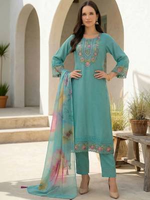 Women Floral Embroidered Regular Thread Work Kurta with Trousers & With Dupatta 6