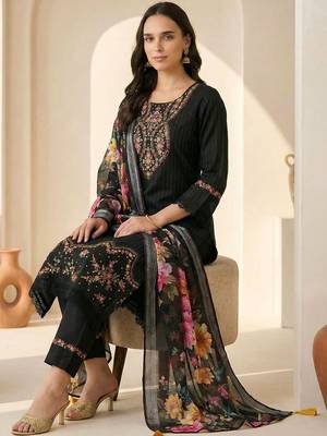 Women Floral Embroidered Regular Thread Work Pure Cotton Kurta with Trousers & With Dupatta 2