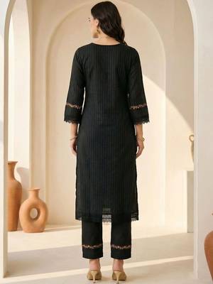 Women Floral Embroidered Regular Thread Work Pure Cotton Kurta with Trousers & With Dupatta 3